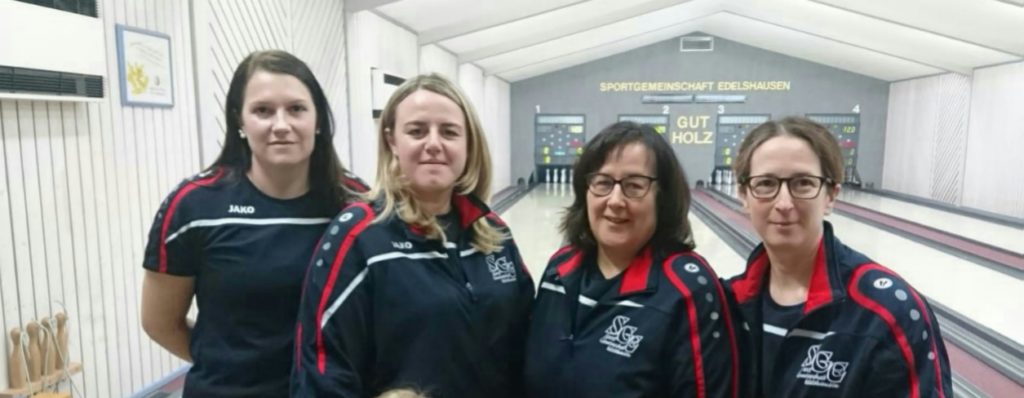 Die SGE-Damen wurden frühzeitig Meisterinnen beim Heimspiel gegen den TV 1861 Ingolstadt.  Von links Christina Kothmeier, Steffi Achter, Gerda Baumgartner Christine und Baumgartner. Zum erfolgreichen Team gehören auch Martina Niedermayr, Michaela Weichselbaumer und Eva Hecht.